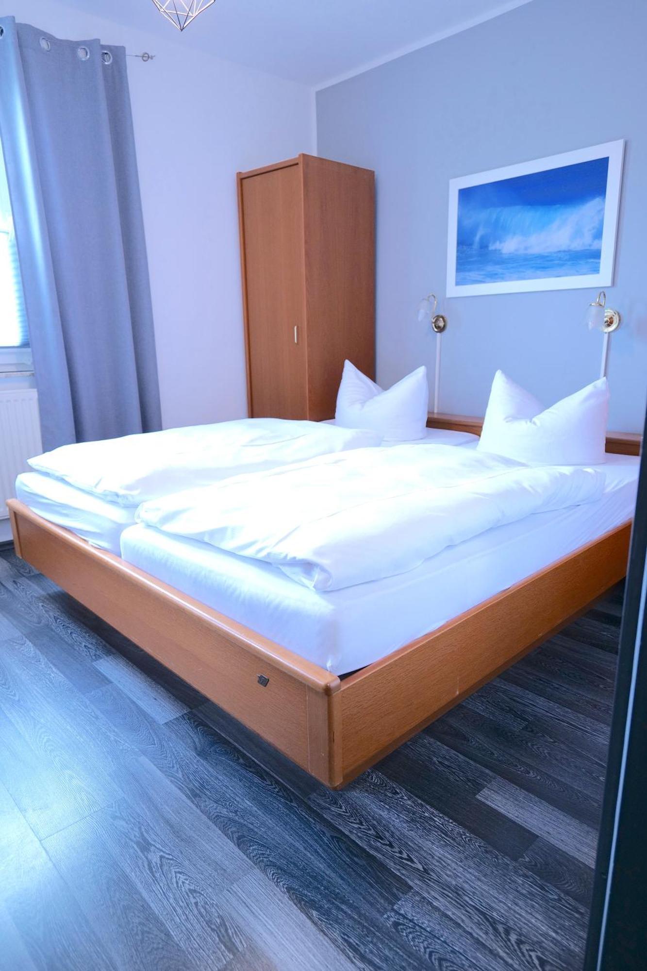 Hotel & Restaurant Am Bodden プットブス エクステリア 写真