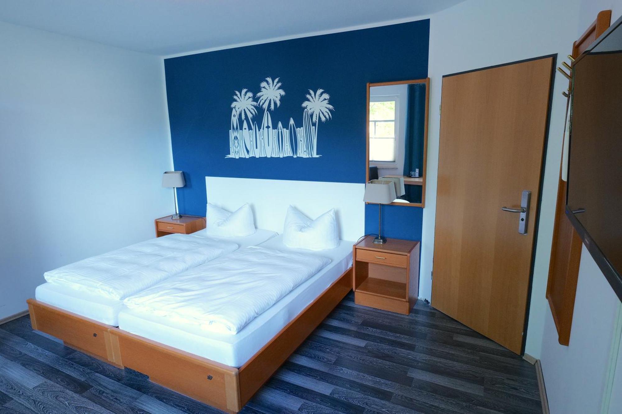 Hotel & Restaurant Am Bodden プットブス エクステリア 写真