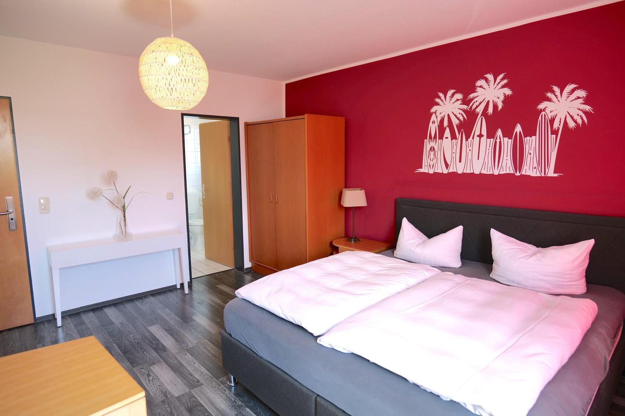 Hotel & Restaurant Am Bodden プットブス エクステリア 写真