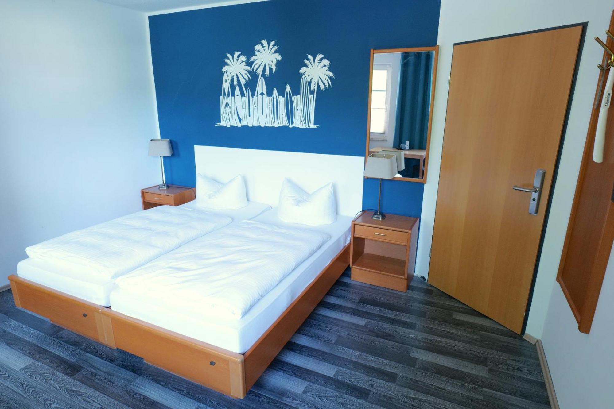 Hotel & Restaurant Am Bodden プットブス エクステリア 写真