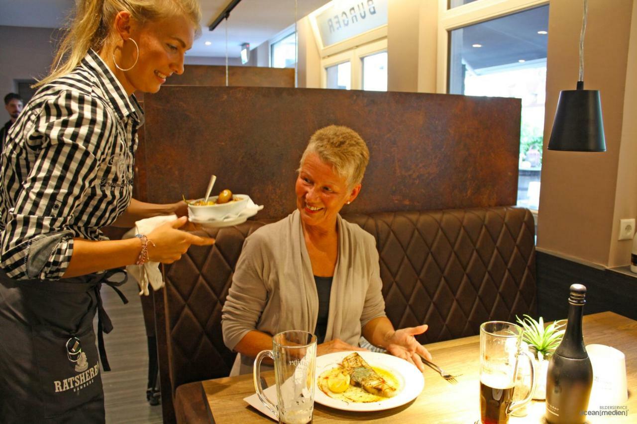 Hotel & Restaurant Am Bodden プットブス エクステリア 写真