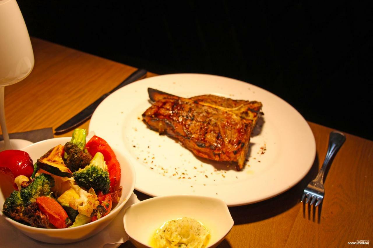 Hotel & Restaurant Am Bodden プットブス エクステリア 写真